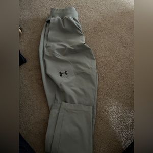 Mens medium grey sweatpants.